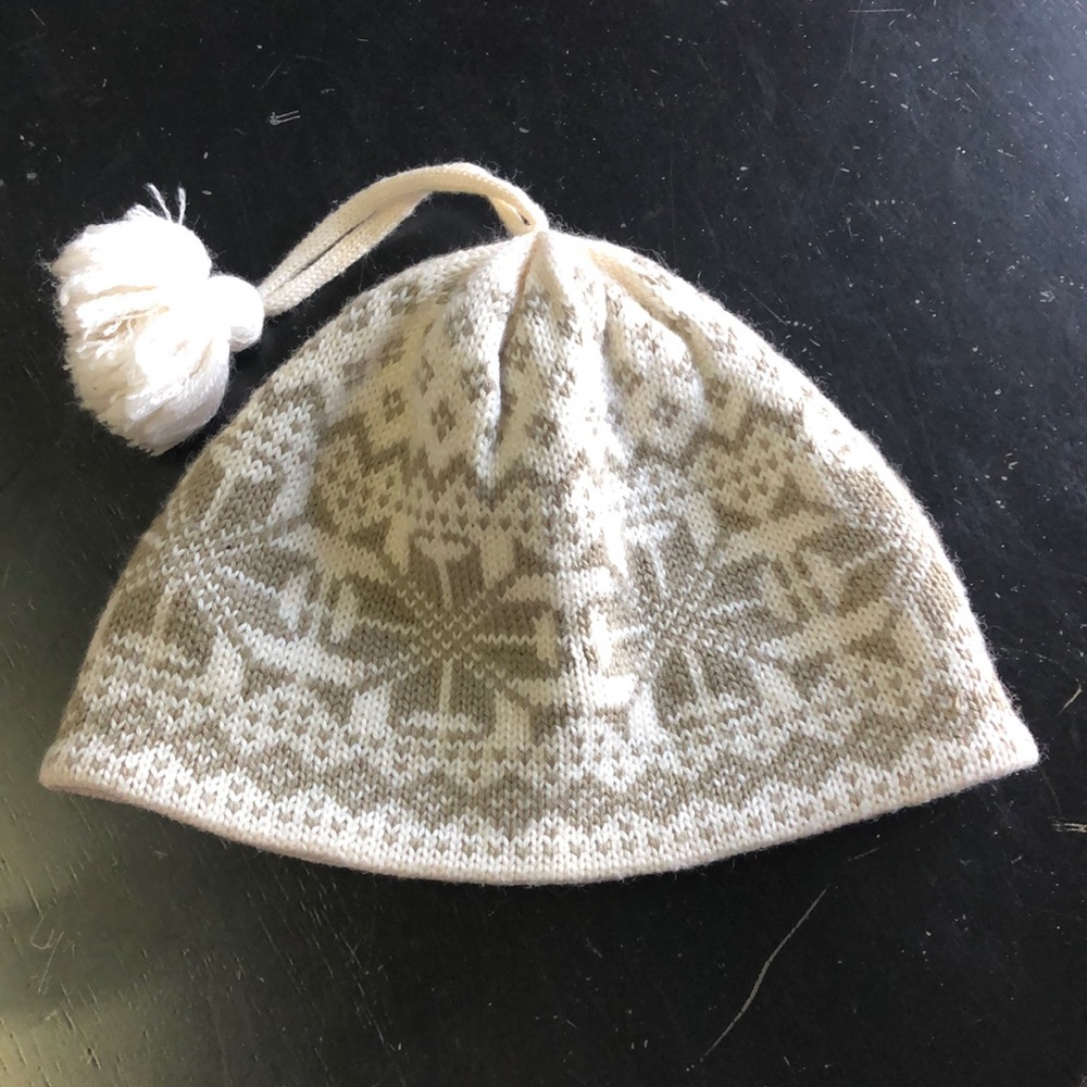 Overmeyer ladies hat knot with fleece back inside